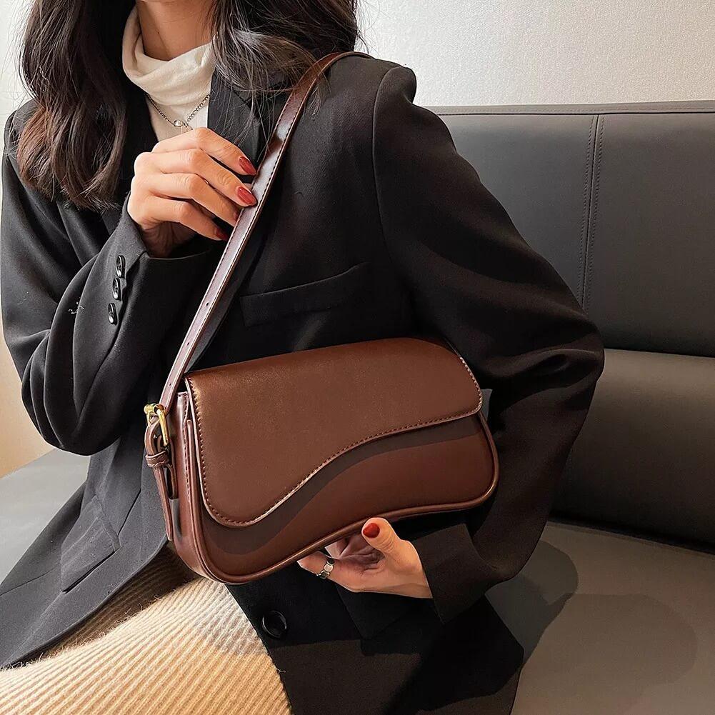 Bolsa Baguete de Couro Ariana Marrom