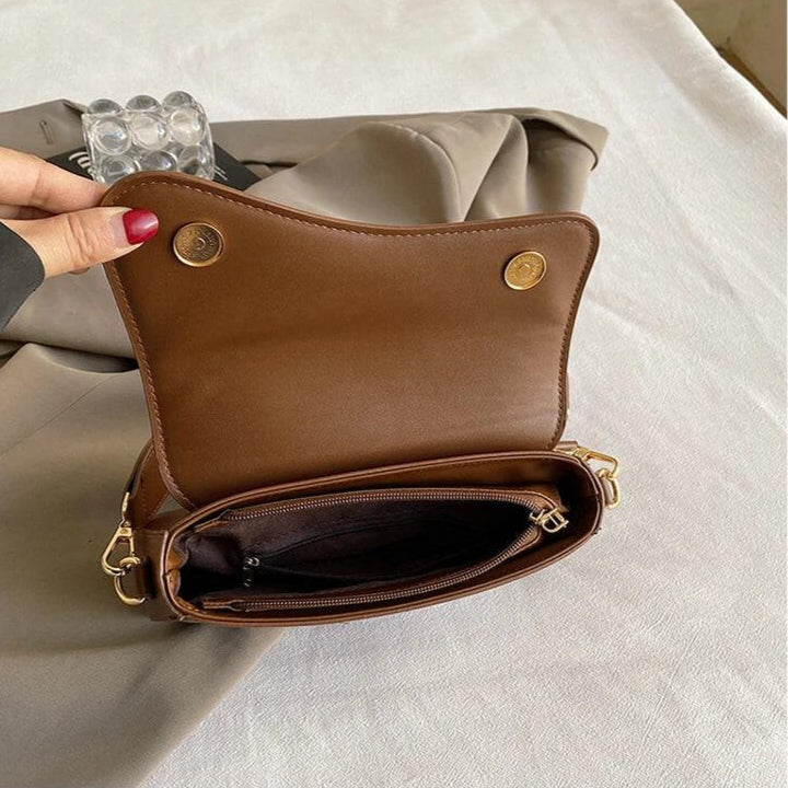 Bolsa Baguete de Couro Ariana Marrom