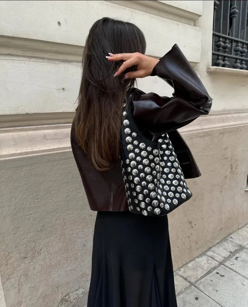 Bolsa Bucket com Rebites Seeren Preto