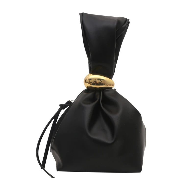 Bolsa de Mão Plissada Ema Preto