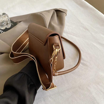 Bolsa Baguete de Couro Ariana Marrom