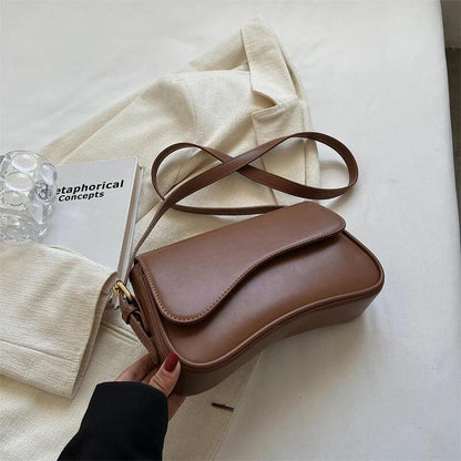 Bolsa Baguete de Couro Ariana Marrom