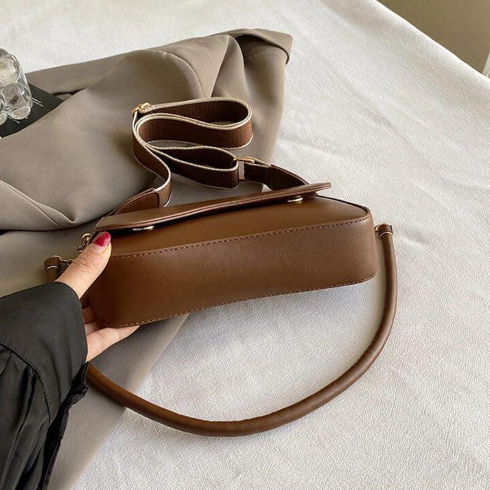 Bolsa Baguete de Couro Ariana Marrom