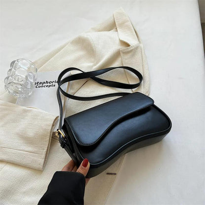 Bolsa Baguete de Couro Ariana Preto