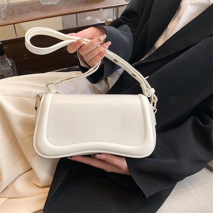 Bolsa Baguete de Couro Abigail Branca