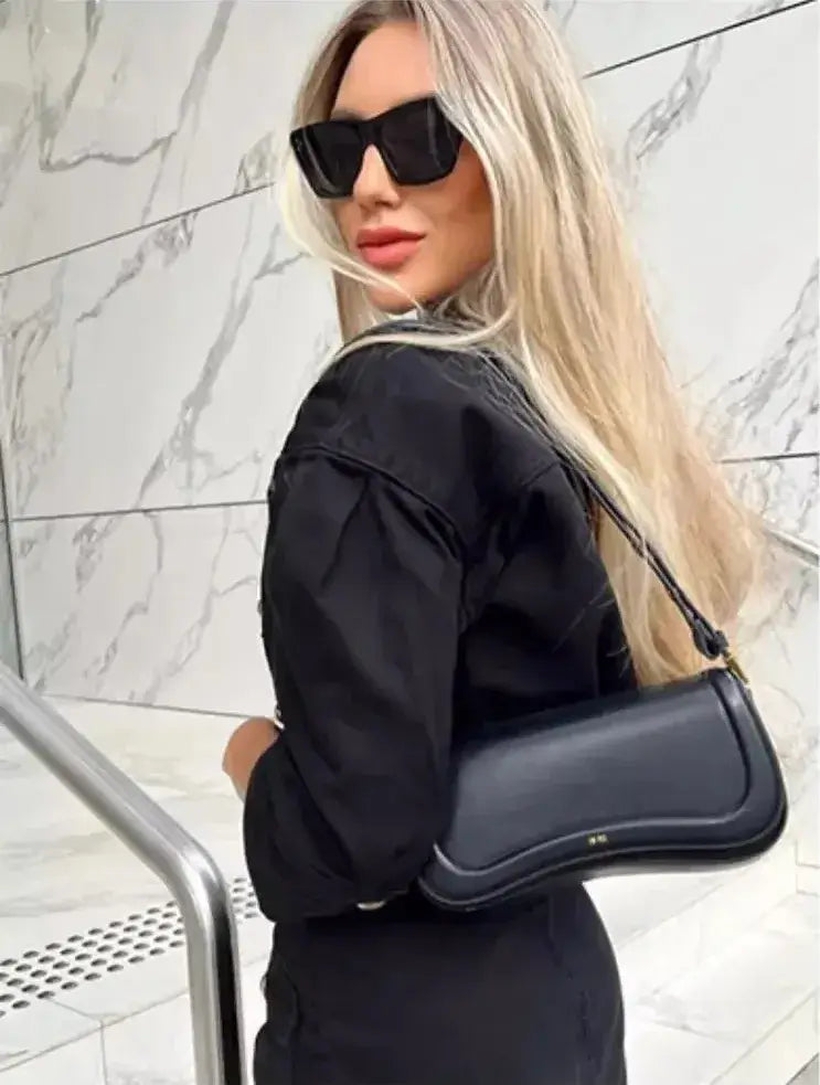 Bolsa Baguete de Couro Abigail Preta