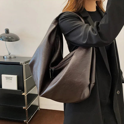 Bolsa Hobo de Couro Catto Cafe