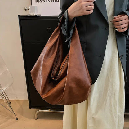 Bolsa Hobo de Couro Catto Marrom