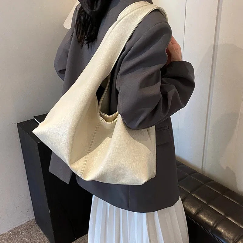 Bolsa Hobo de Couro Graça Bege