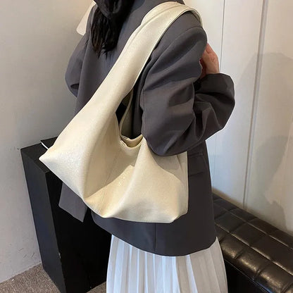 Bolsa Hobo de Couro Graça Bege