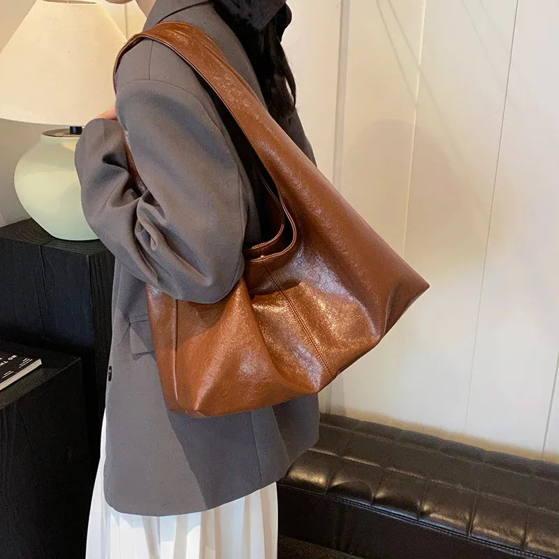 Bolsa Hobo de Couro Graça Marrom