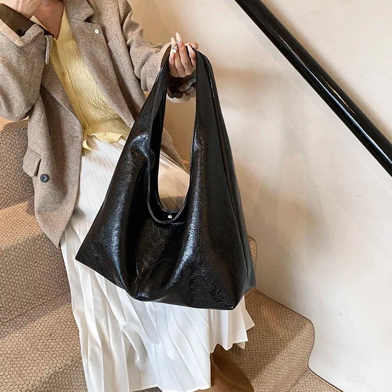 Bolsa Hobo de Couro Graça Preto