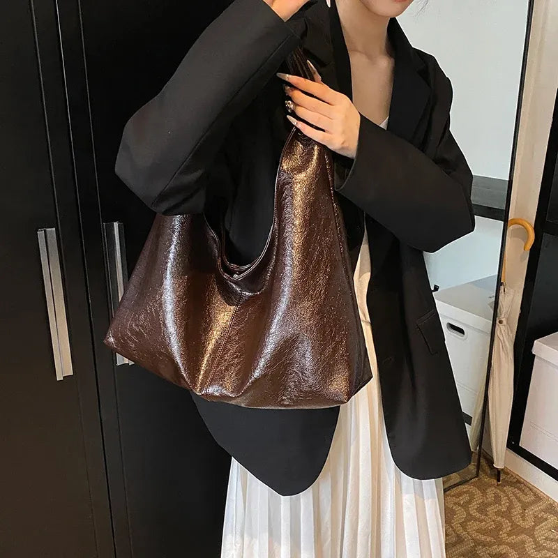Bolsa Hobo de Couro Graça café