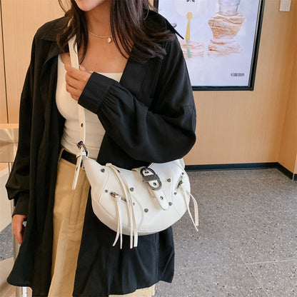 Bolsa Hobo de Couro com Rebites Helen Branca