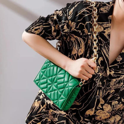 Bolsa Tiracolo com Corrente Jade Verde