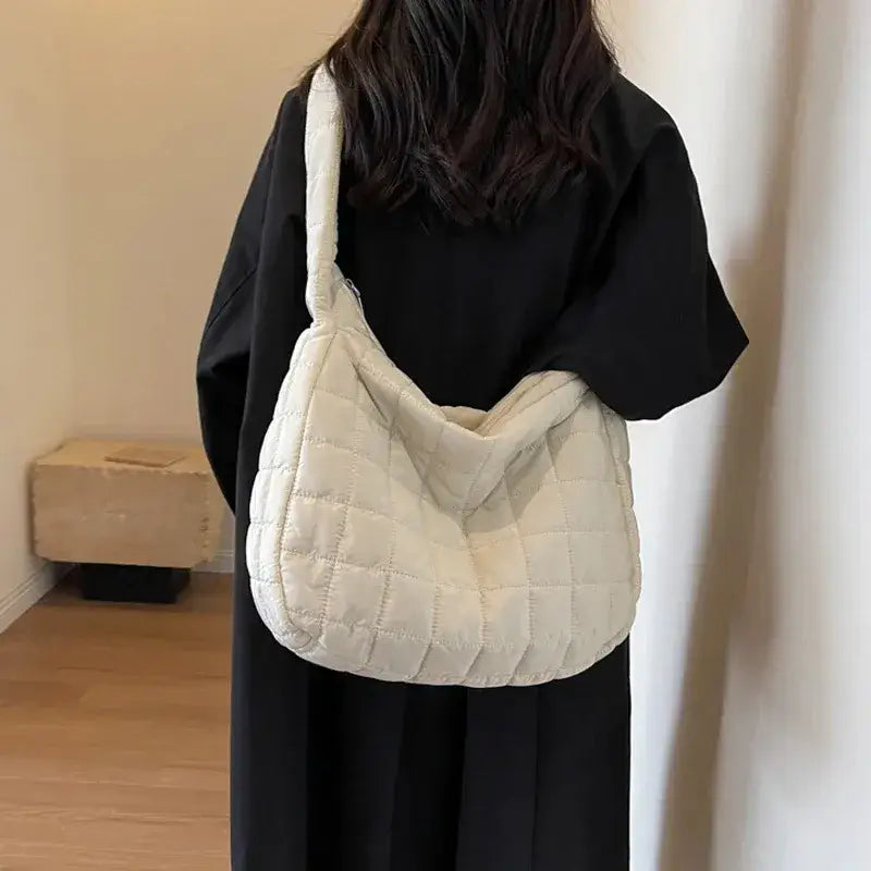 Bolsa de Ombro feminina Acolchoada branca modelo 3