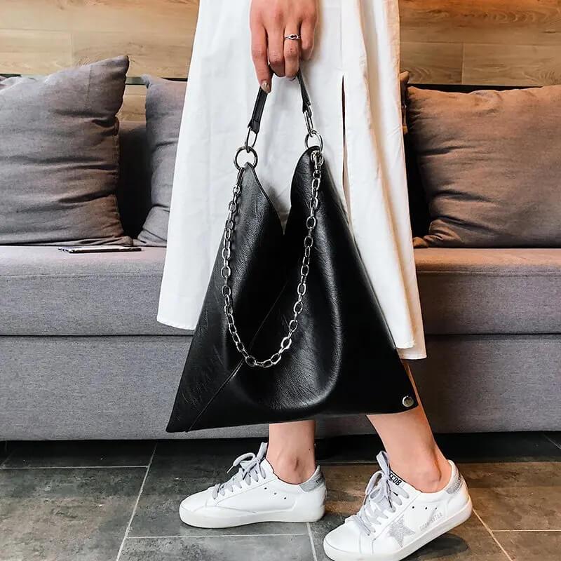 Bolsa de Ombro com Corrente Alure Preto