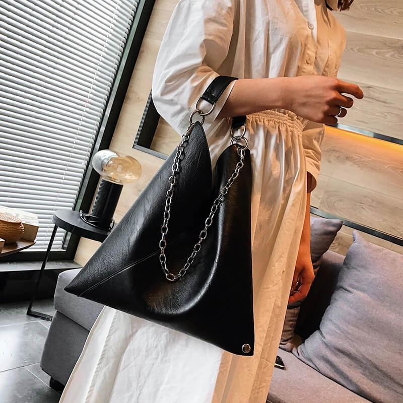 Bolsa de Ombro com Corrente Alure Preto