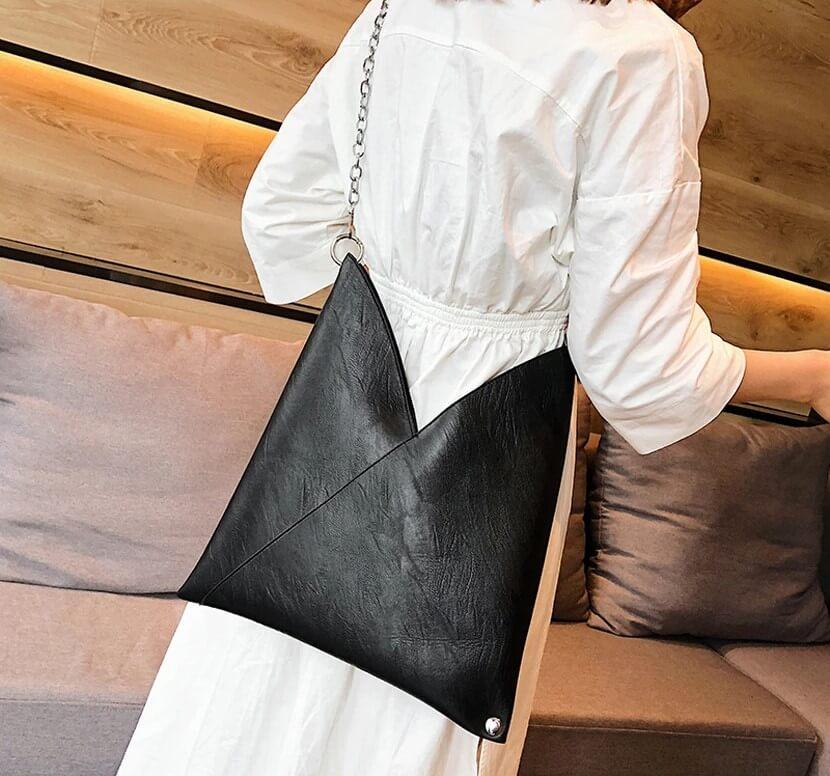Bolsa de Ombro com Corrente Alure Preto