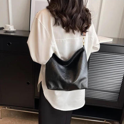Bolsa de Ombro em Couro Lenc Preto