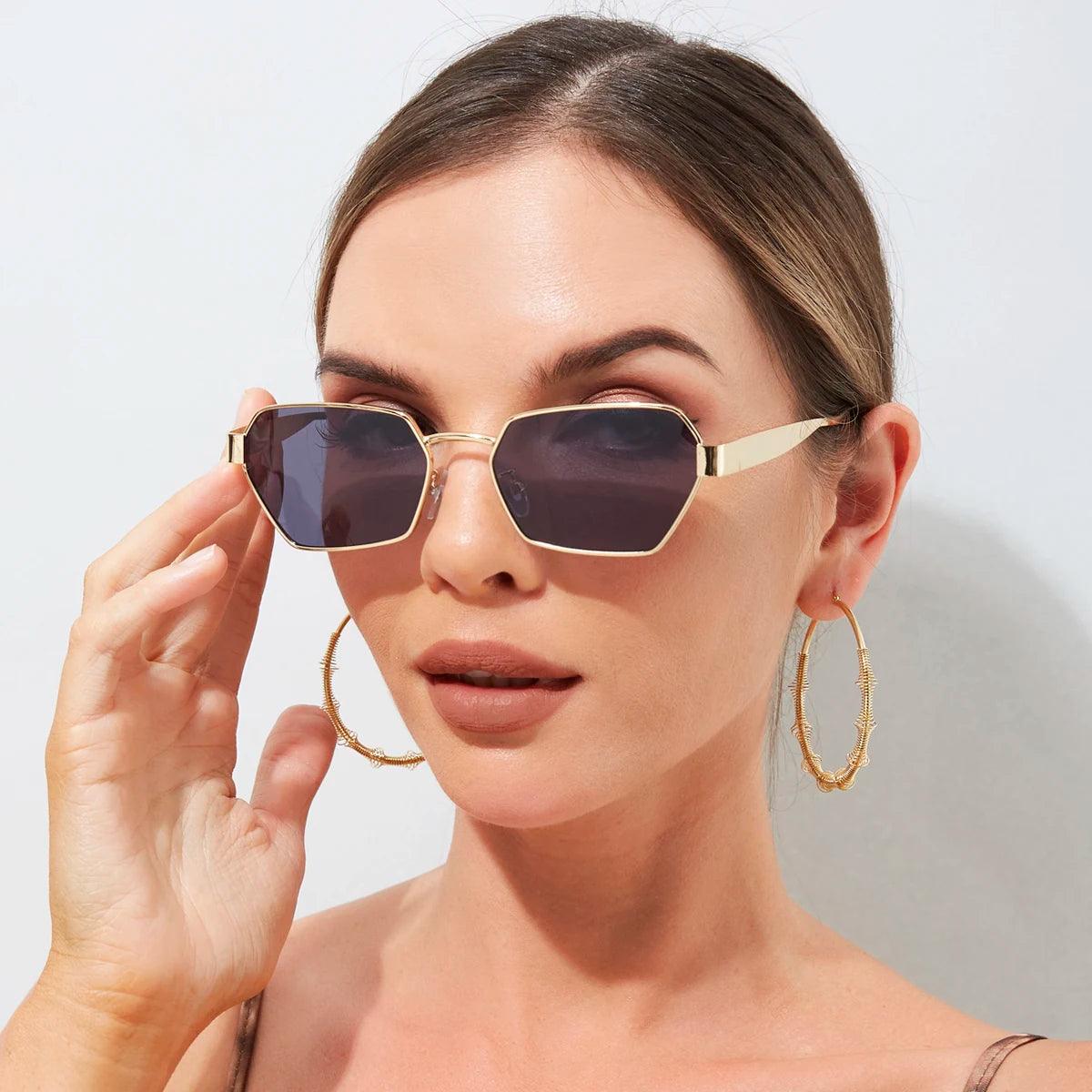 Óculos de Sol Feminino Vintage Romane Preto